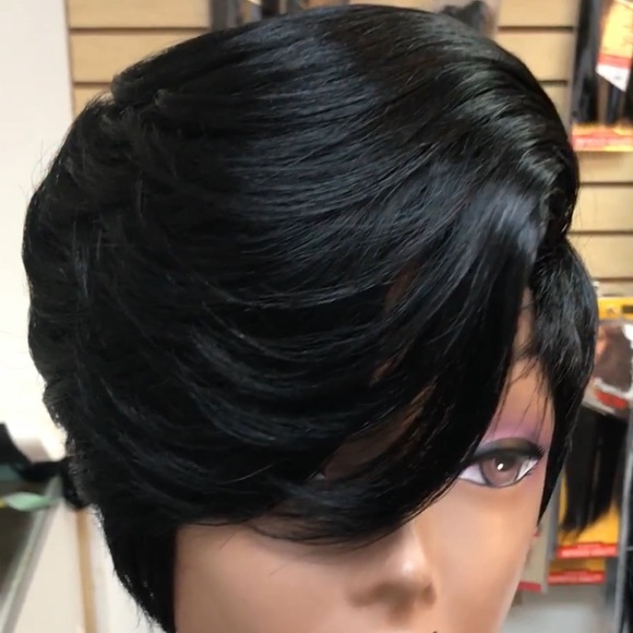 Wig - Picture 3 of 5